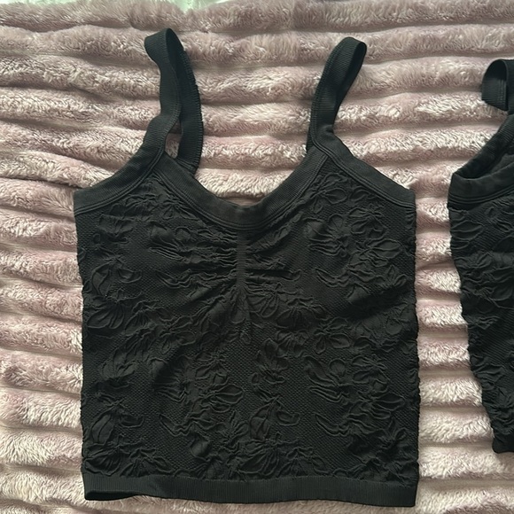 NS8318 - NWT Nikibiki Lace V Neck Top - Picture 2 of 3